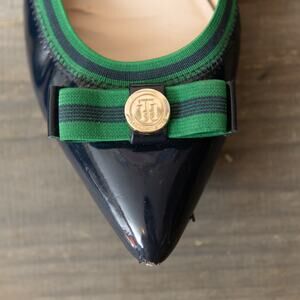 Tommy Hilfiger Sz 8 M Navy Patent Leather Kelly Green Ribbon Accent